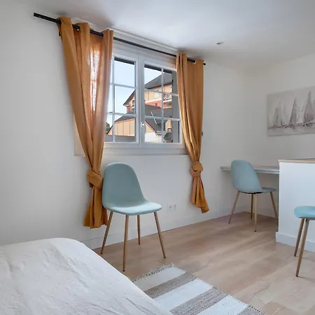 Hébergement de vacances 200m De La - Grande Maison Pour 6 Adultes Et 2 Enfants